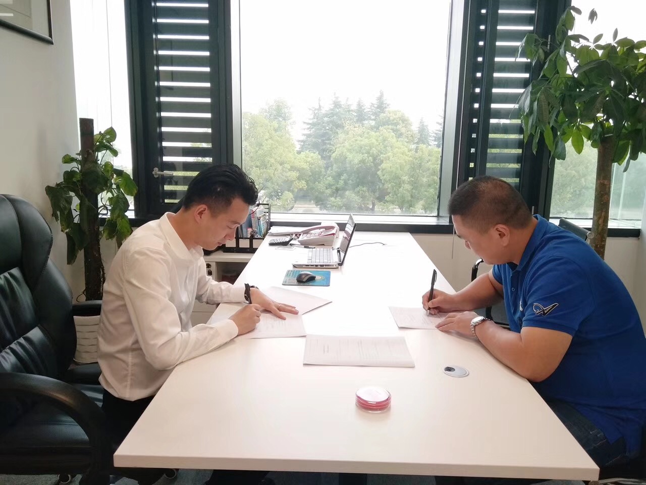 熱烈祝賀溫州瑞安葉總簽約創(chuàng)綠家！