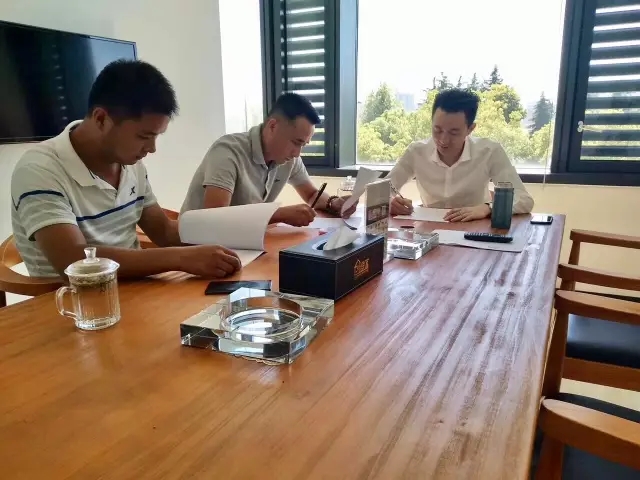 熱烈祝賀蕪湖鳩江孫總、潘總簽約創(chuàng)綠家！