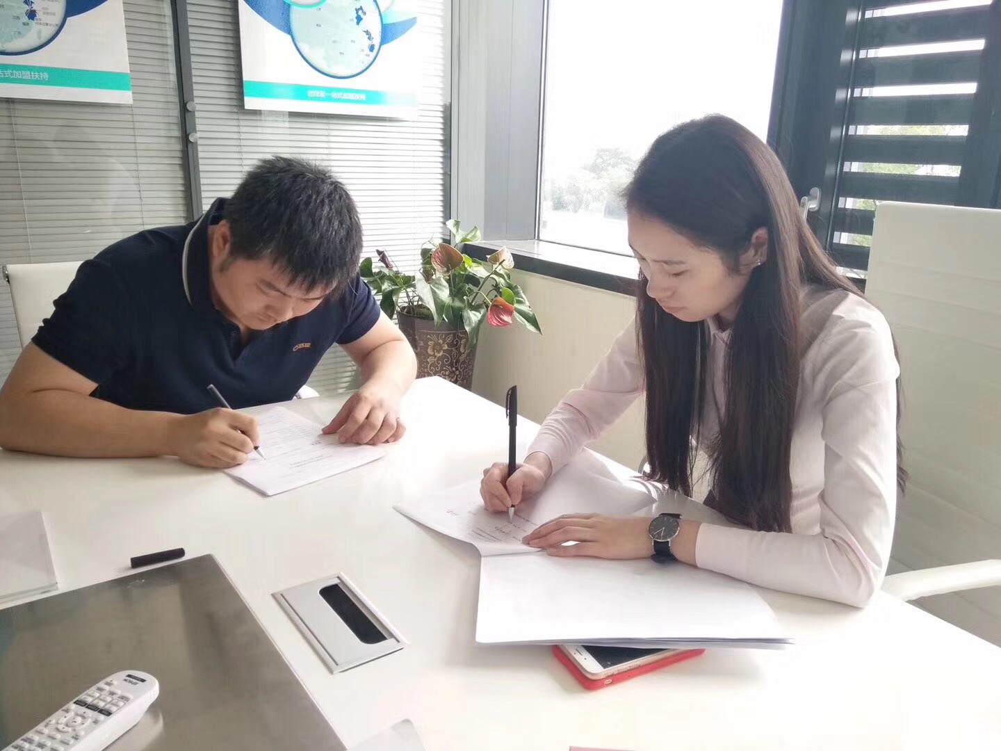 熱烈祝賀李總簽約創(chuàng)綠家長春市區(qū)級代理！