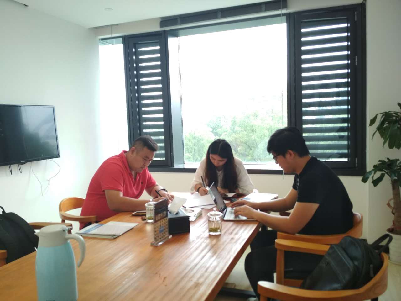 熱烈祝賀劉總簽約創(chuàng)綠家山東省縣級市代理！