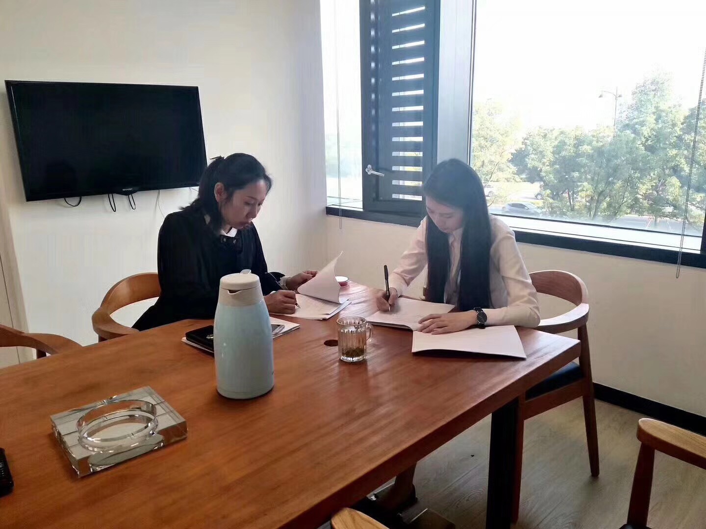 熱烈祝賀閔總、楊總簽約創(chuàng)綠家鶴崗市區(qū)級代理！