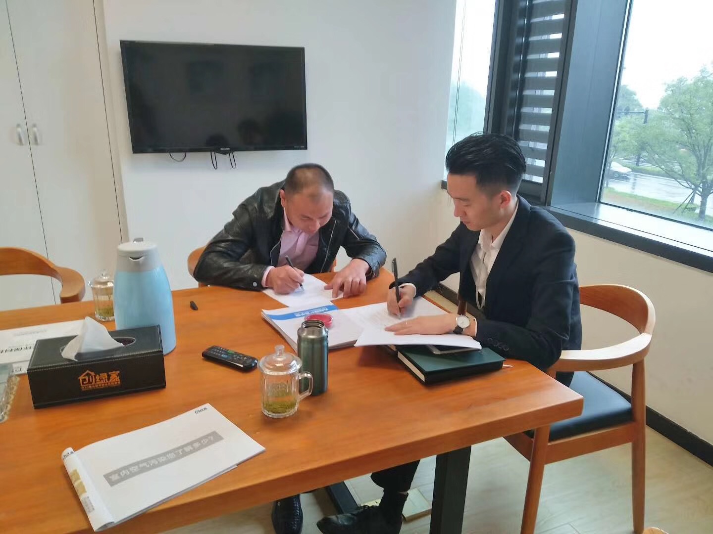 熱烈祝賀周總簽約創(chuàng)綠家鷹潭市區(qū)級代理！