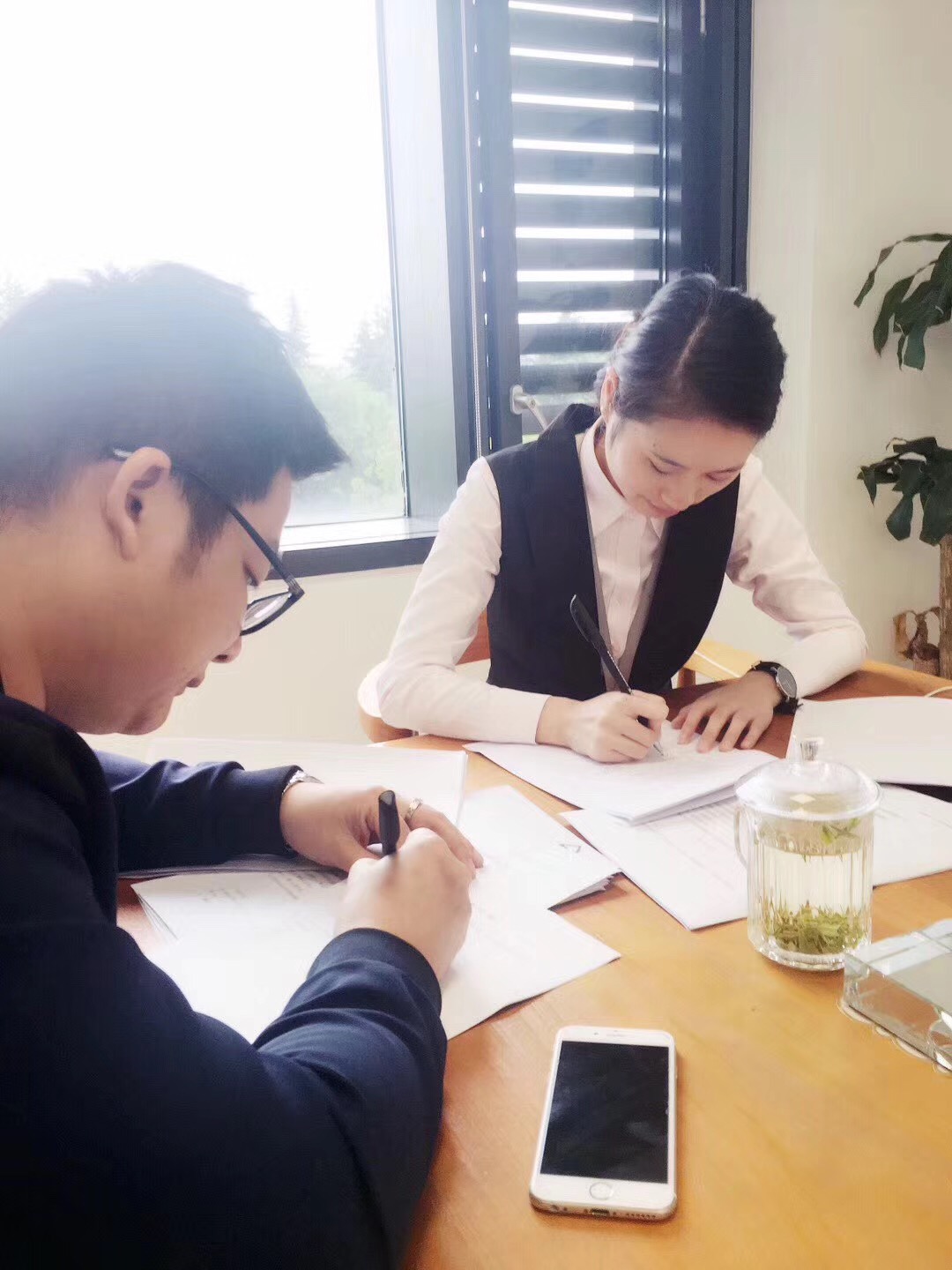 熱烈祝賀丁總簽約創(chuàng)綠家紹興市區(qū)級代理！