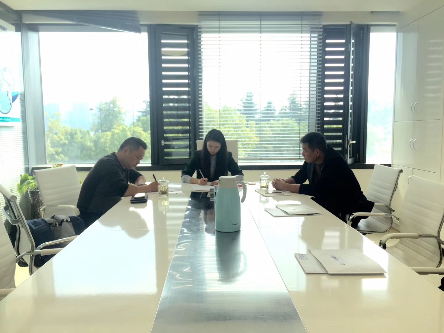 熱烈祝賀夏總、謝總簽約創(chuàng)綠家常德市縣級(jí)代理！