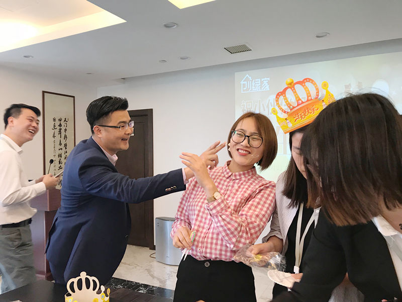 【4月生日會】業(yè)務(wù)很硬核，而我們只是甜美小公舉