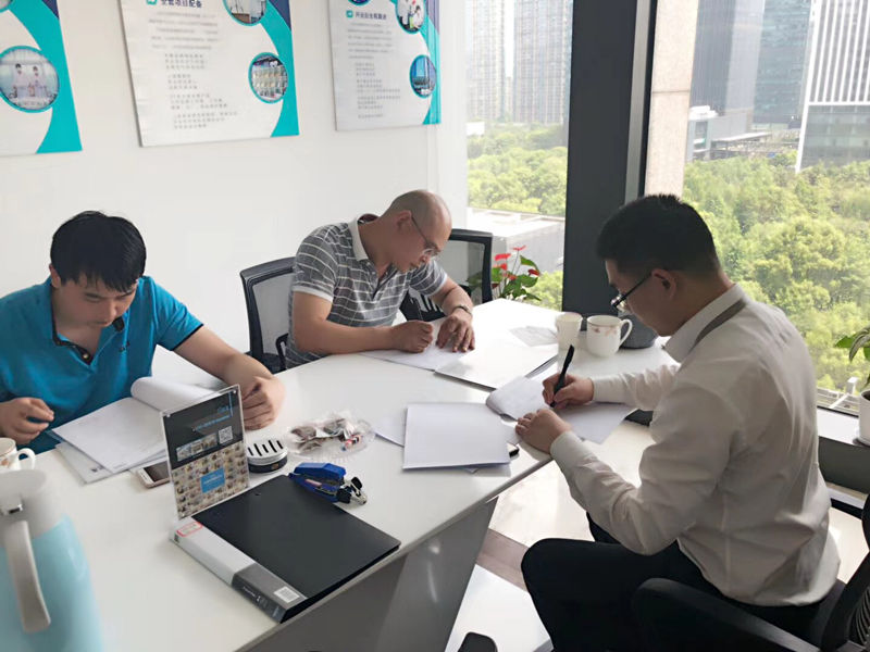 熱烈祝賀徐總、賀總簽約創(chuàng)綠家連云港市區(qū)級代理！