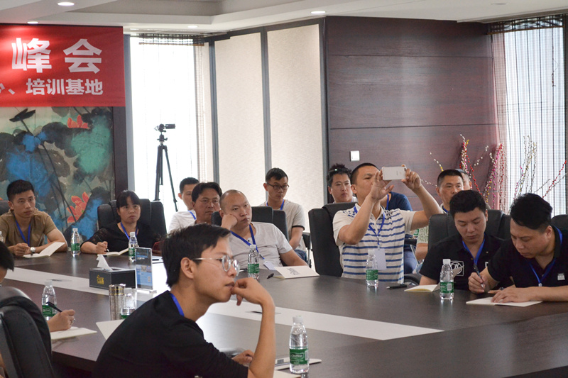 中國室內(nèi)裝飾協(xié)會室內(nèi)環(huán)境凈化治理專業(yè)委員會浙江中心第二期除醛技術(shù)交流峰會圓滿結(jié)束！