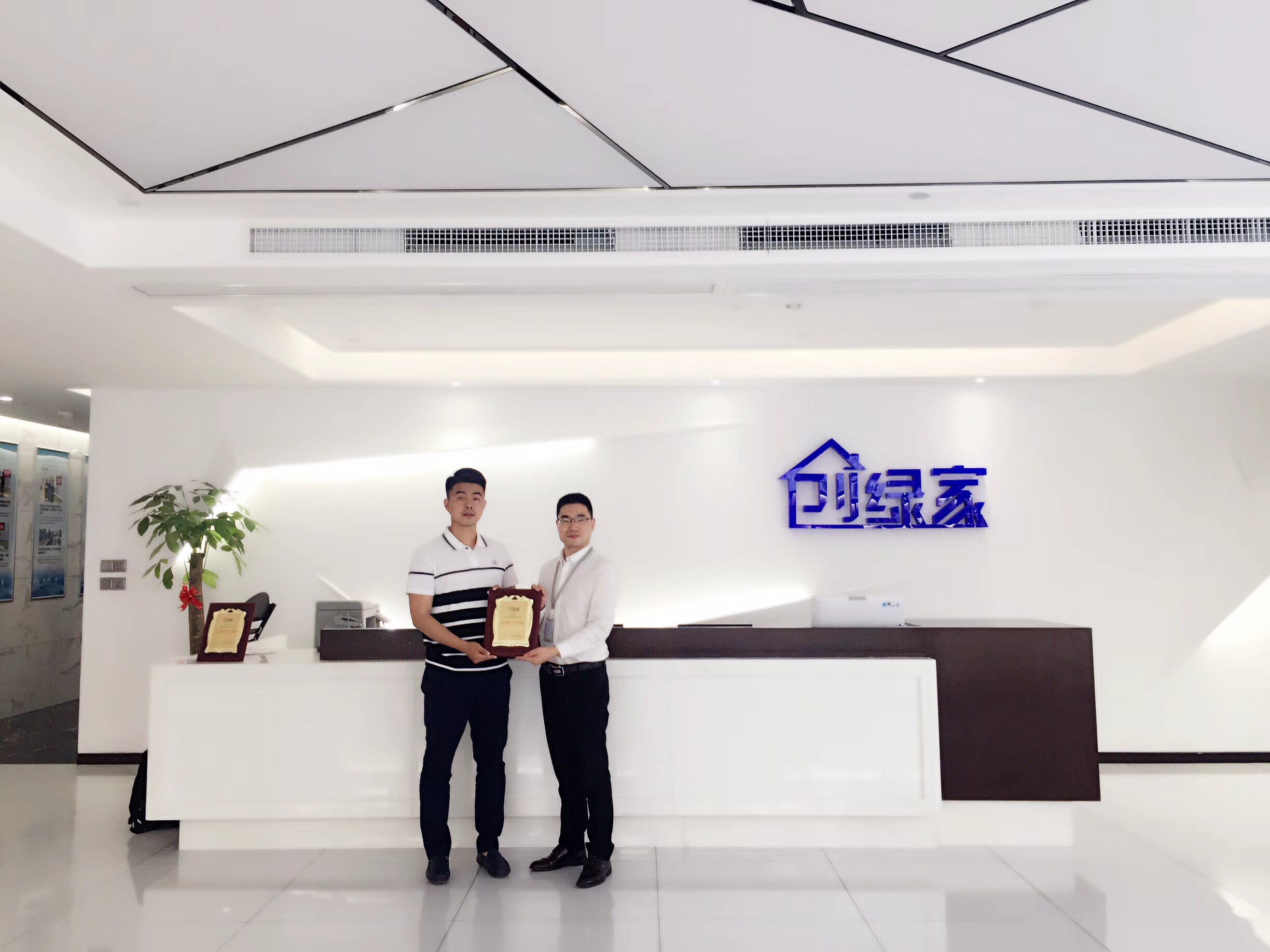 熱烈祝賀王總簽約創(chuàng)綠家煙臺市區(qū)級代理！