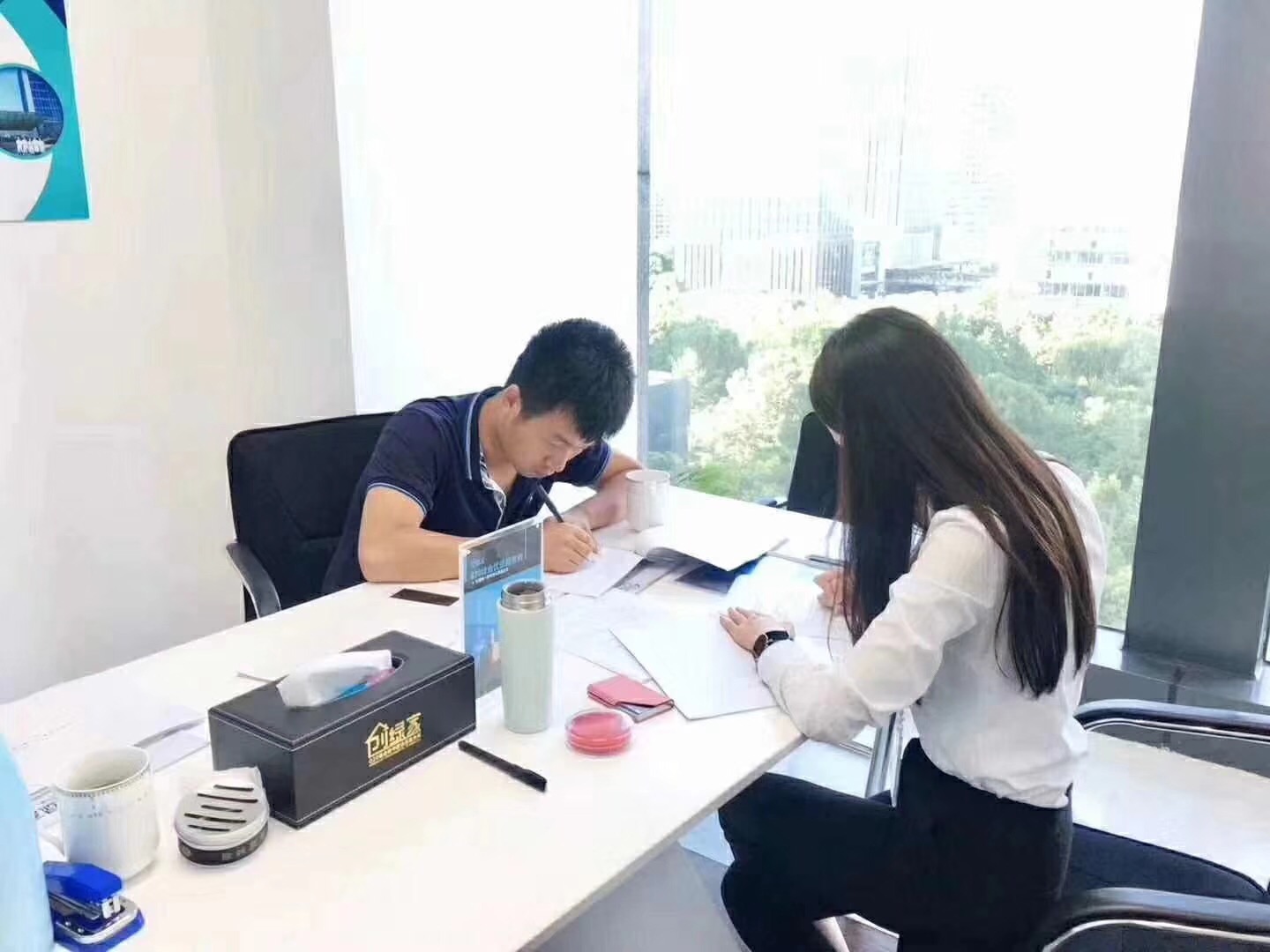 熱烈祝賀馮總、毛總簽約創(chuàng)綠家江蘇省縣級市代理！