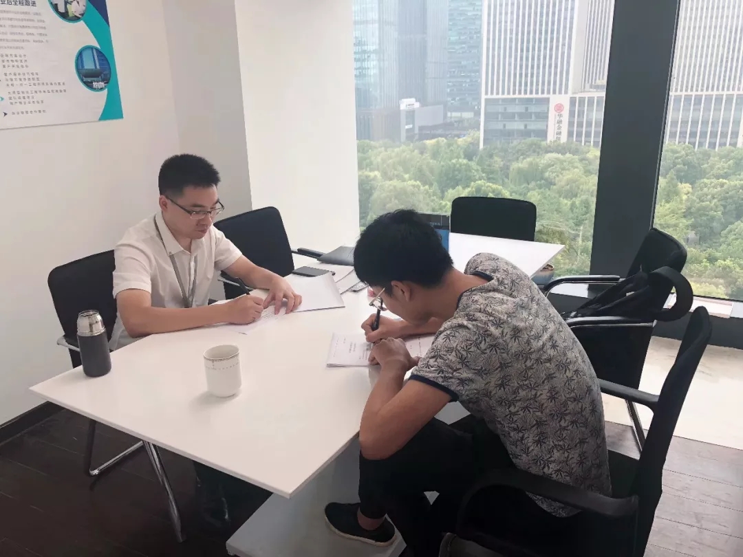 熱烈祝賀董總簽約創(chuàng)綠家重慶市區(qū)級(jí)代理！