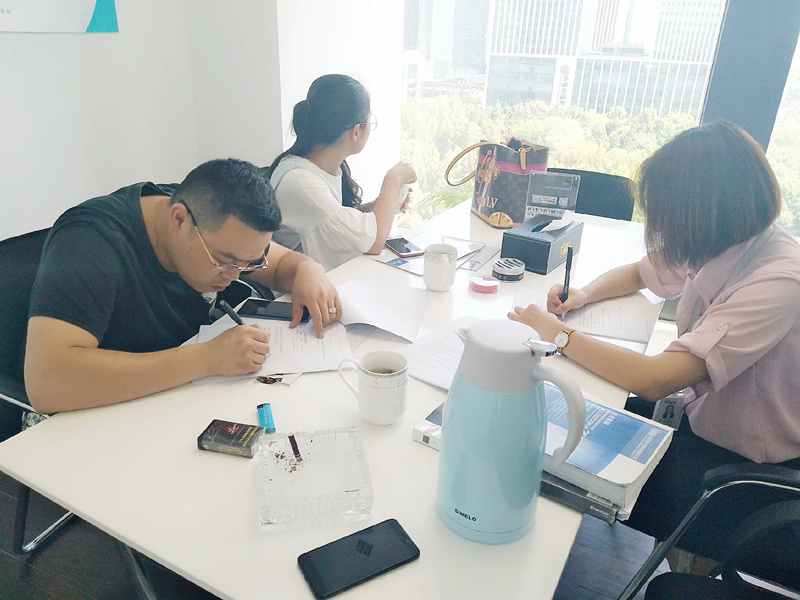 熱烈祝賀馬總夫婦簽約創(chuàng)綠家鹽城市區(qū)級代理！