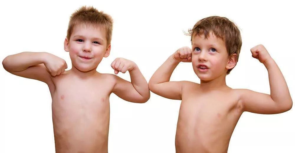 4歲男孩和媽媽辦“婚禮”，真相令人淚崩！