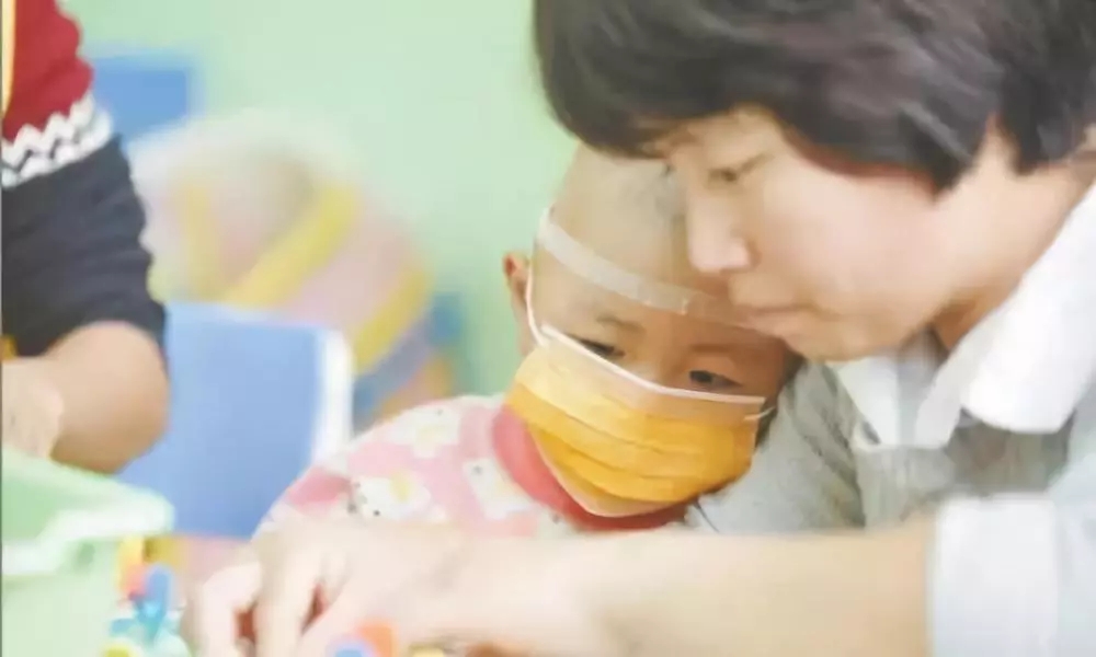 4歲男孩和媽媽辦“婚禮”，真相令人淚崩！