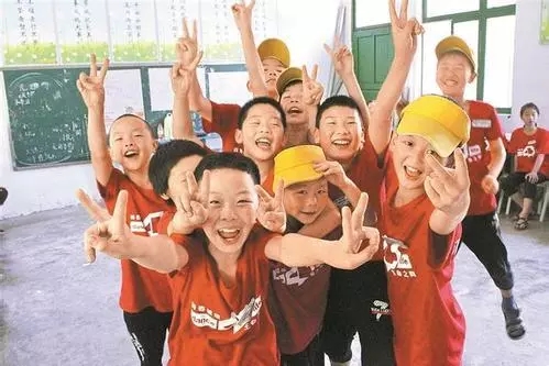 開學(xué)倒計時，學(xué)校除甲醛讓熊孩子們元氣滿滿迎接新學(xué)期！