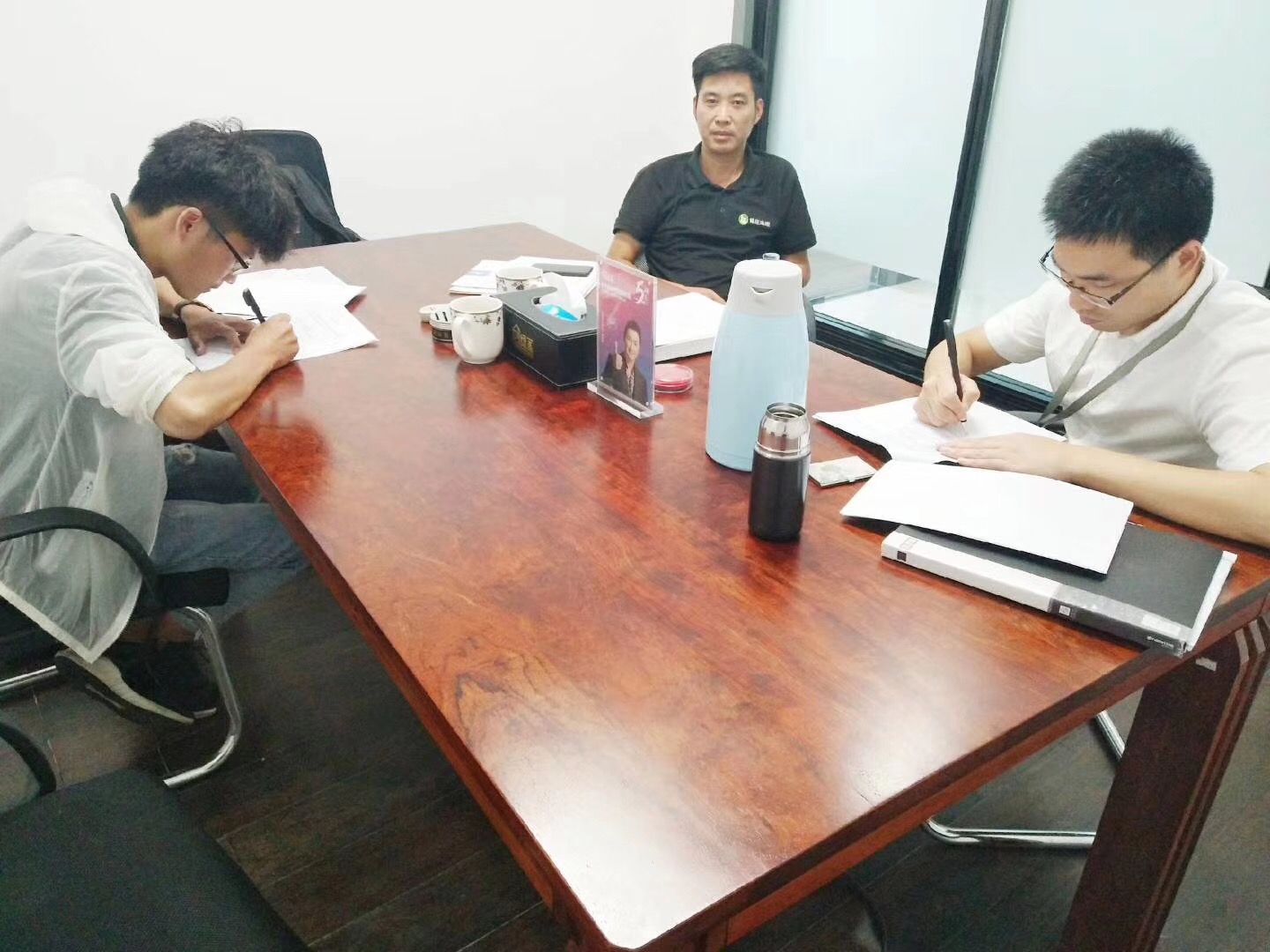 熱烈祝賀鮑總父子簽約創(chuàng)綠家浙江省縣級(jí)代理！