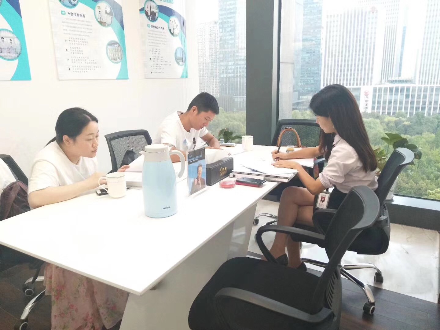 熱烈祝賀曾總簽約創(chuàng)綠家溫州市縣級代理！