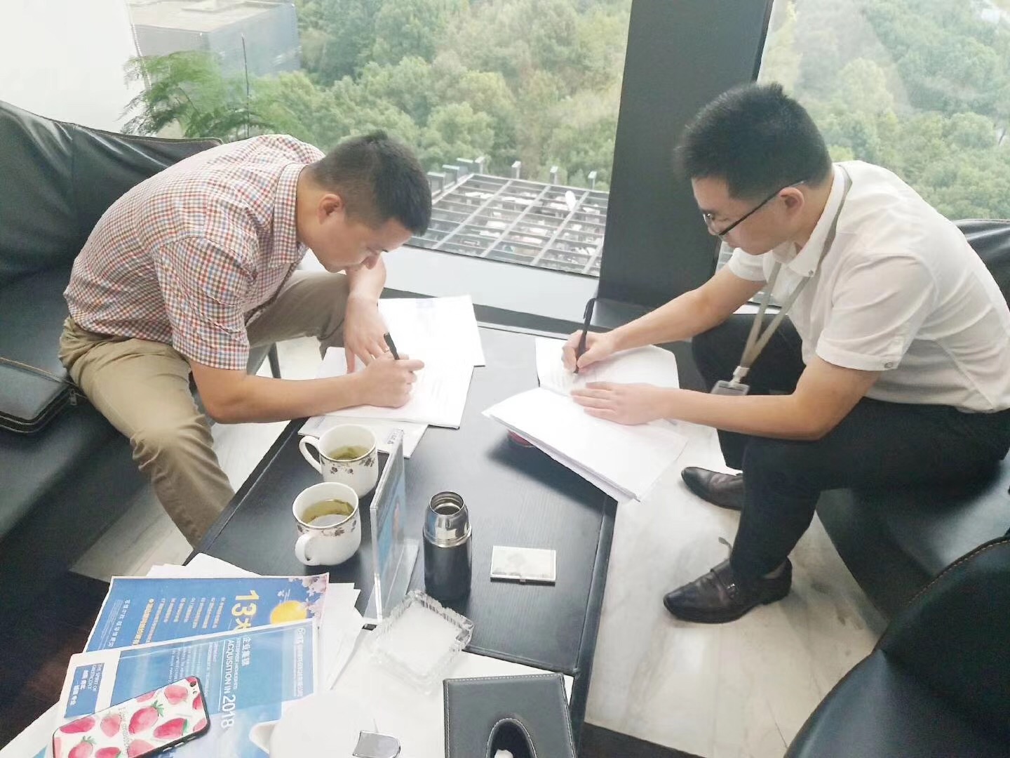 熱烈祝賀樊總簽約創(chuàng)綠家成都市區(qū)級代理！