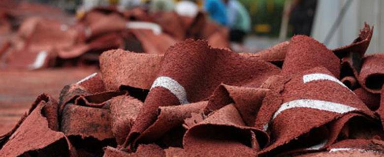 對(duì)“毒跑道”說不，中小學(xué)塑膠跑道出強(qiáng)制新國標(biāo)：甲醛不得高于0.4mg