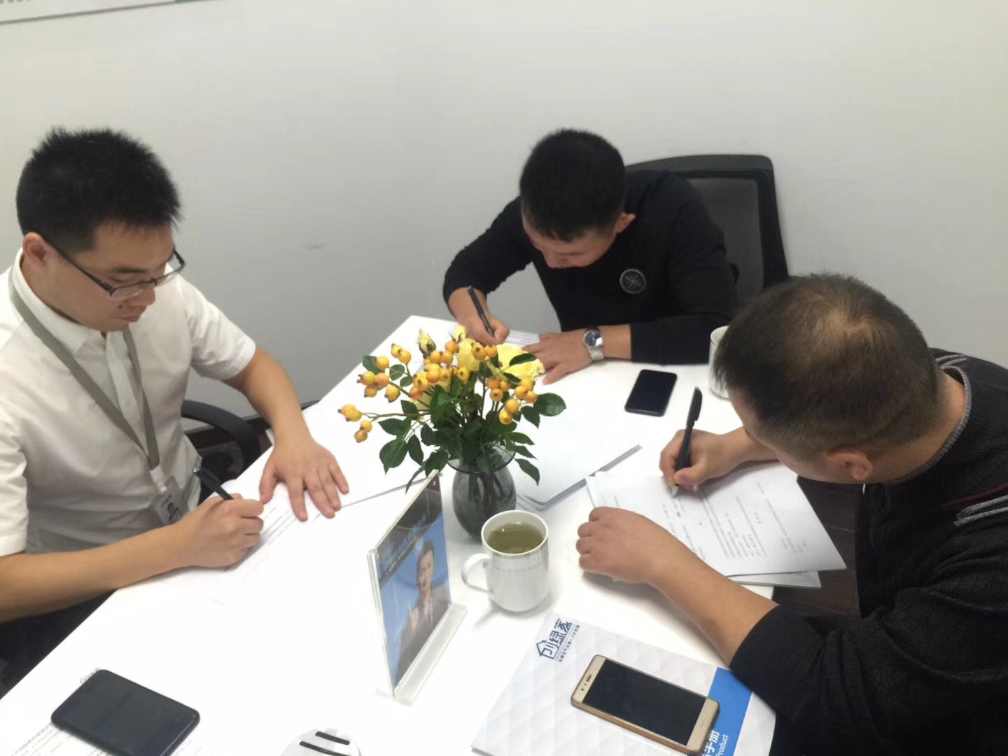 熱烈祝賀張總、程總兄弟簽約創(chuàng)綠家南京市區(qū)級代理！