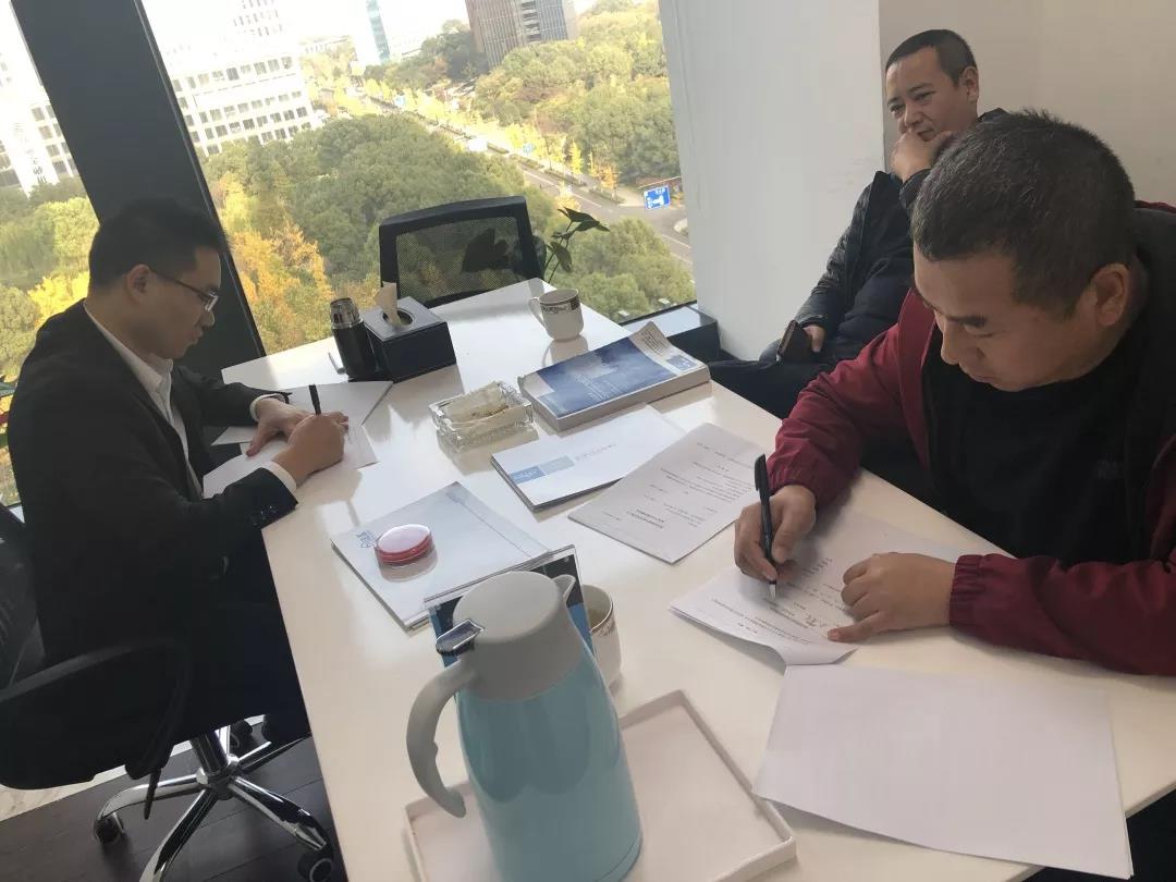 熱烈祝賀武總、王總簽約創(chuàng)綠家包頭市區(qū)級代理！