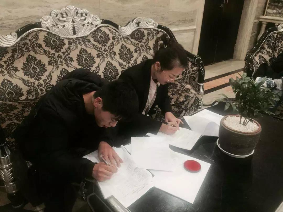 熱烈祝賀張總簽約創(chuàng)綠家江蘇省徐州市區(qū)級(jí)代理！