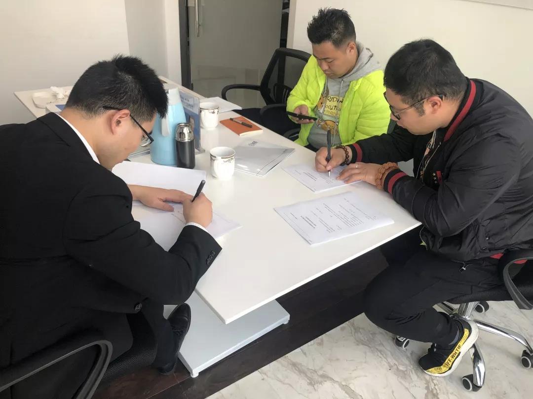 熱烈祝賀馬總、張總簽約創(chuàng)綠家天津市區(qū)級代理！