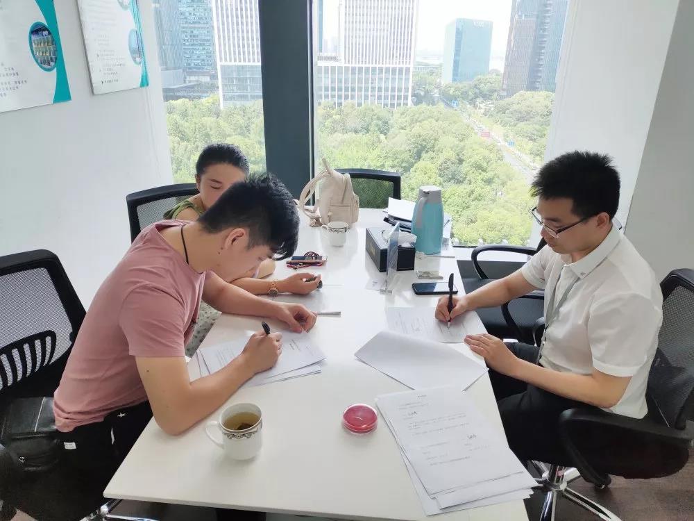 熱烈祝賀鄭總簽約創(chuàng)綠家廣東省廣州市區(qū)級代理！