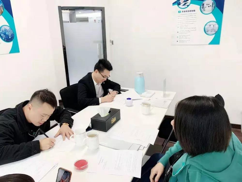 熱烈祝賀張總簽約創(chuàng)綠家貴州省六盤水市縣級代理！