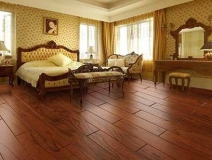 板材中的甲醛含量如何看，教你選一款健康環(huán)保又適合的地板！