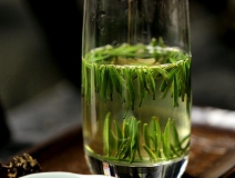 去除房間甲醛的無(wú)用“土方法”