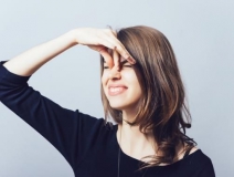 室內(nèi)空氣污染導(dǎo)致房間里老是有一股怪味怎么辦？