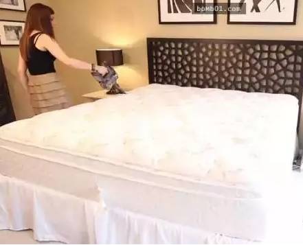 南京美女睡了10年的床墊，掀開后把全家人都嚇傻了……