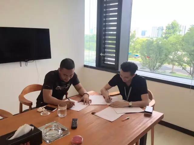 熱烈祝賀?？谝罂偝晒尤雱?chuàng)綠家！