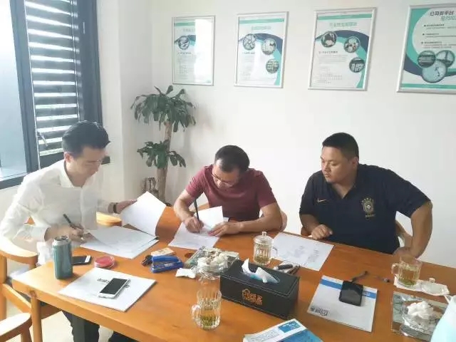 熱烈祝賀上饒信州張總、高總簽約創(chuàng)綠家！