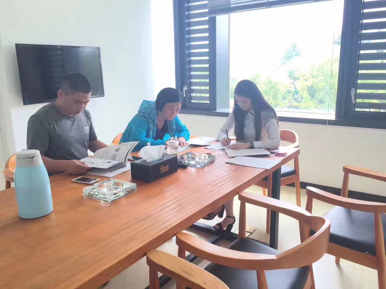 熱烈祝賀焦作朱總、鄭總夫婦簽約創(chuàng)綠家！